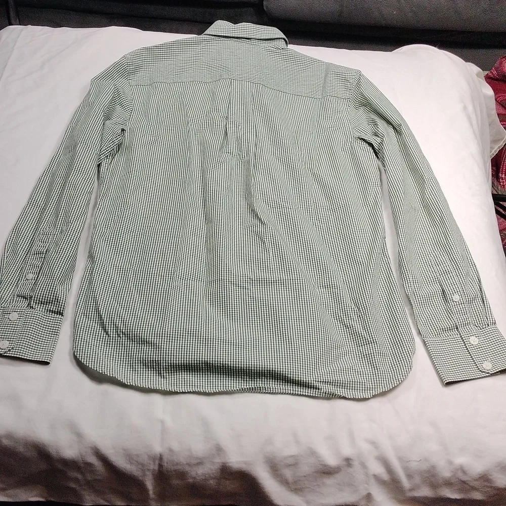 Calvin Klein men's long sleeved button down shirt size small